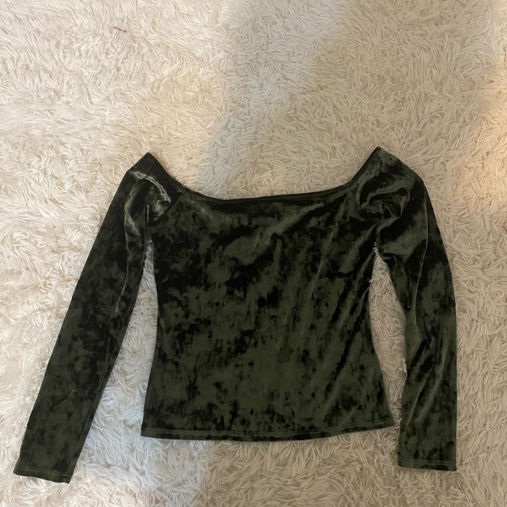 Long sleeve green velvet top lightly worn